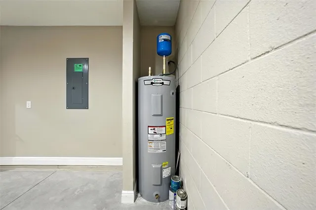 $1,945 | 446 Fahnstock Street, Eustis, FL 32726