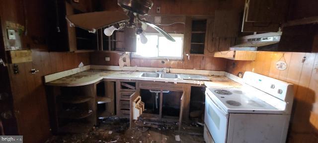 217 South Woodwell Road Dundalk, MD 21222 - Photo 28 of 49 a utility room with dryer and washer