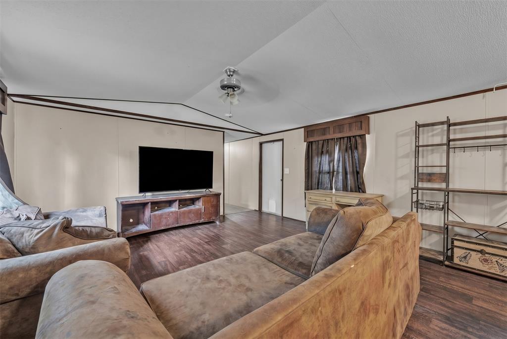 1909 Coral Road Pelican Bay, TX 76020 - Photo 8 of 40