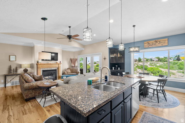 1445 Chateau Ridge Way Sandy, UT 84092 - Photo 9 of 63
