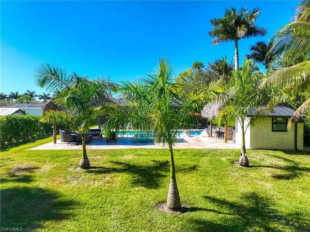 $2,750,000 | 1890 Oakes Boulevard, Naples, FL 34119