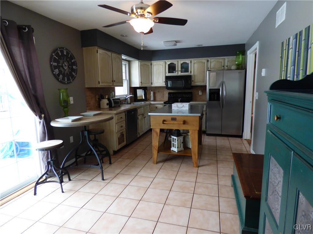 4005 Devonshire Road Bethlehem, PA 18020 - Photo 6 of 18 Gallery Image 6