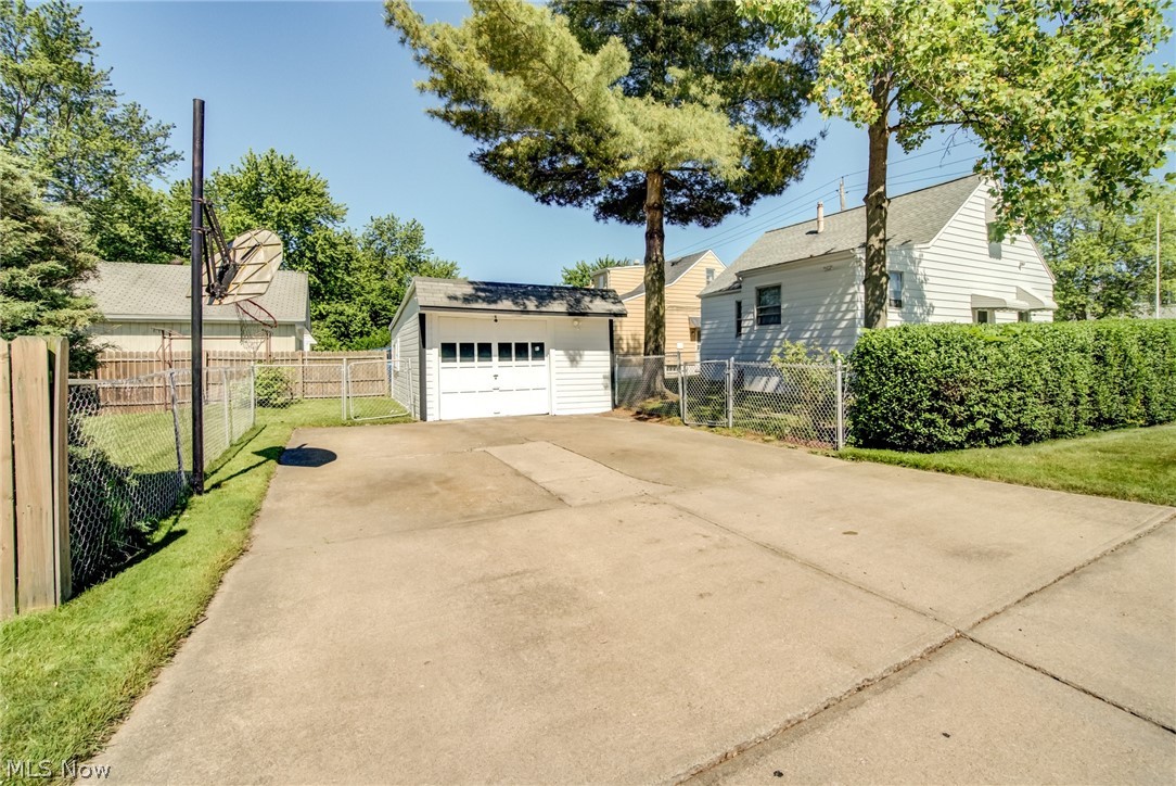 16320 Corkhill Road Maple Heights, OH 44137 - Photo 24 of 27