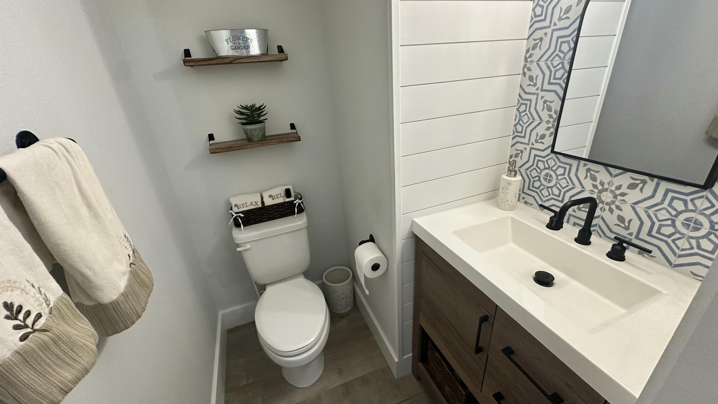 3012 King Palm Way Riviera Beach, FL 33410 - Photo 14 of 59 Half Bathroom