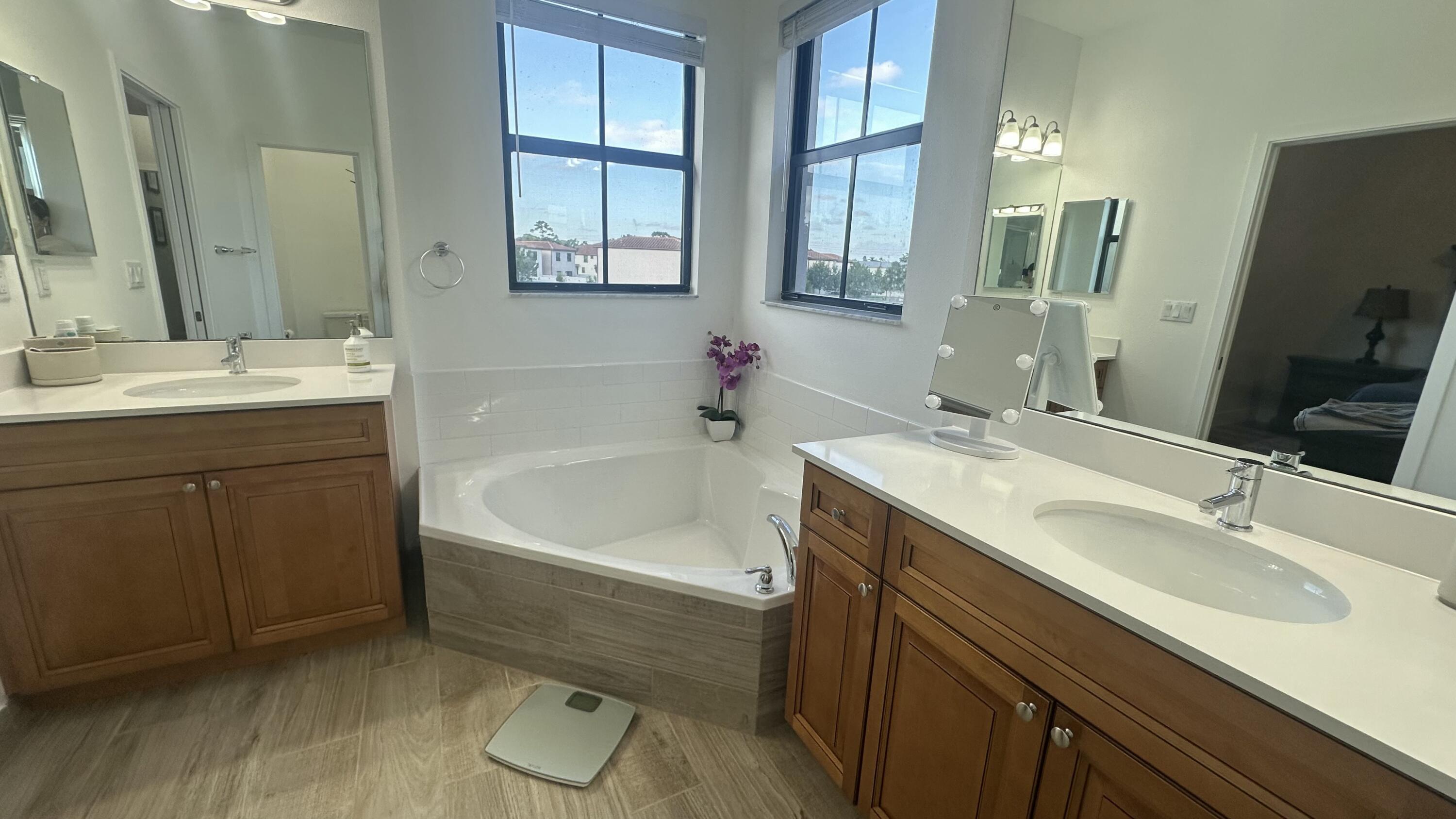 3012 King Palm Way Riviera Beach, FL 33410 - Photo 24 of 59 Master Bathroom