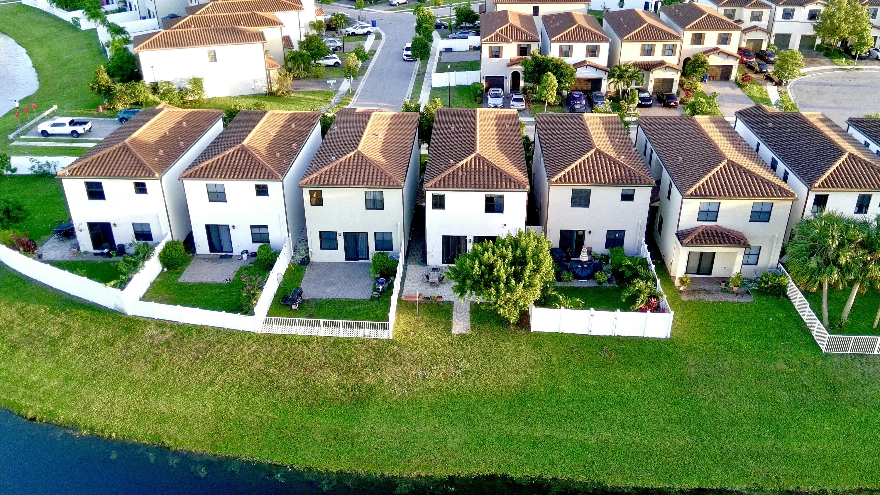 3012 King Palm Way Riviera Beach, FL 33410 - Photo 53 of 59 .