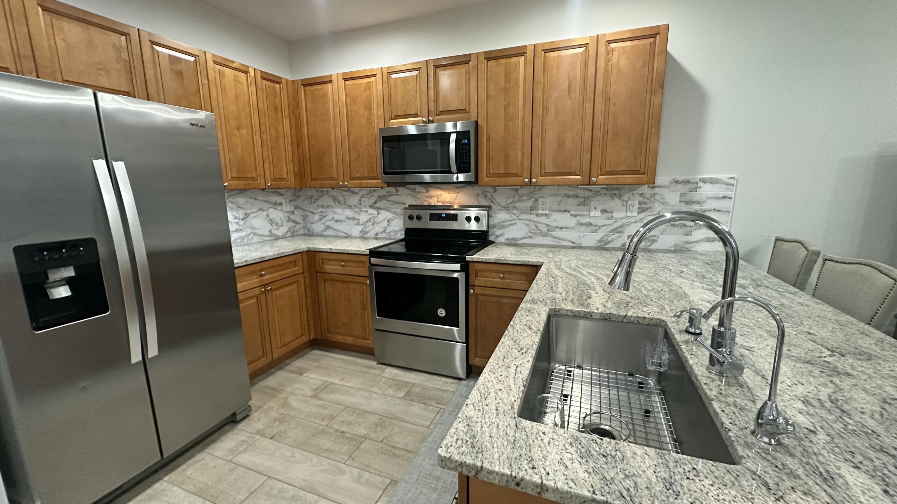 3012 King Palm Way Riviera Beach, FL 33410 - Photo 6 of 59 .