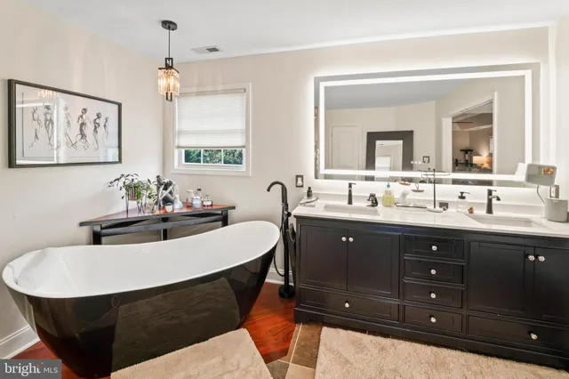 $999,000 | 23 Regal's Court, Swedesboro, NJ 08085