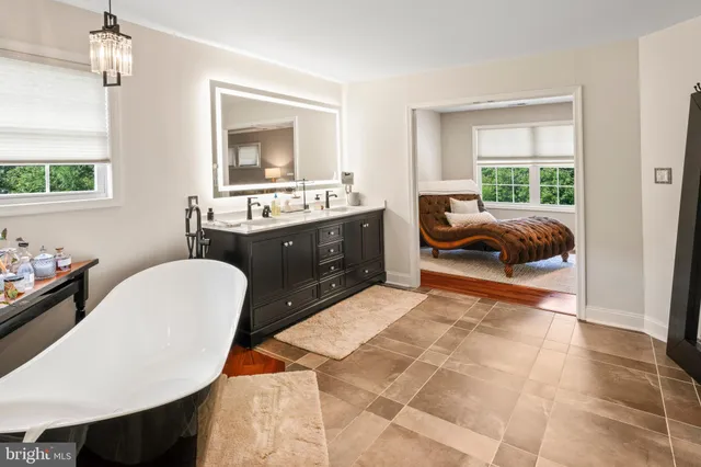 $999,000 | 23 Regal's Court, Swedesboro, NJ 08085