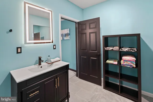 $999,000 | 23 Regal's Court, Swedesboro, NJ 08085