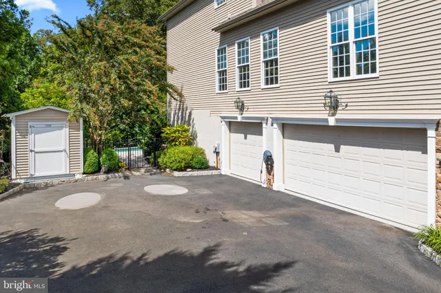 $999,000 | 23 Regal's Court, Swedesboro, NJ 08085