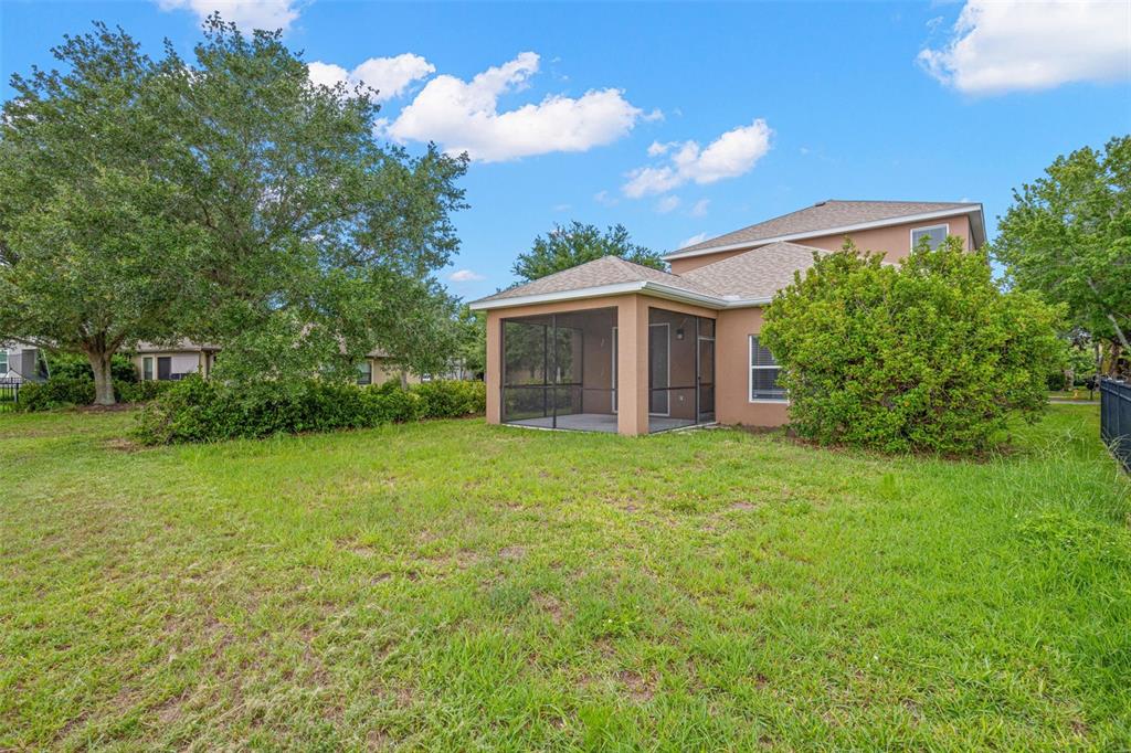 10284 Newminster Loop Ruskin, FL 33573 - Photo 21 of 72