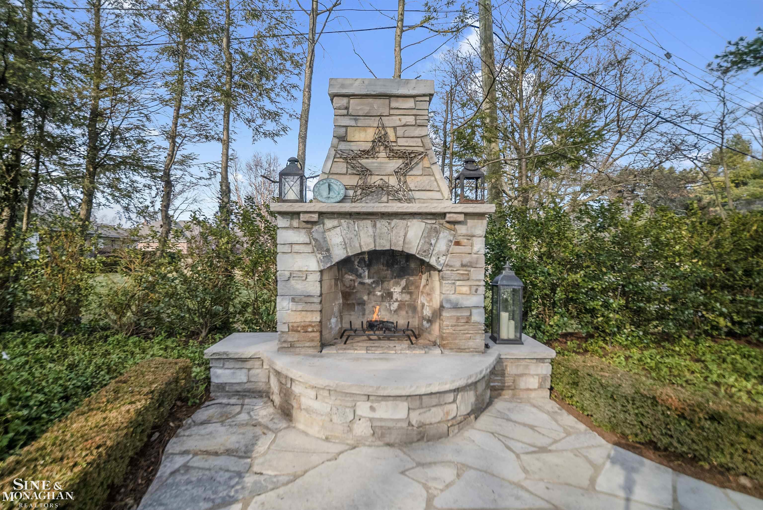 835 Lake Shore Road Grosse Pointe, MI 48236 - Photo 51 of 73 50134420-8b9aefb3-97b8-450d-9352-cf2365548e7a.JPG