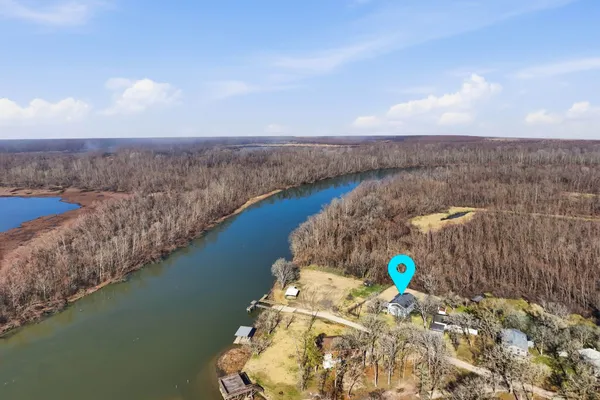 $1,600 | 360 South Lakeside Drive, Huntsville, TX 77320