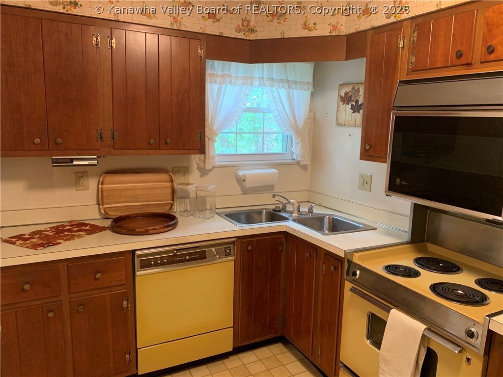 1011 Rustling Road South Charleston, WV 25303 - Photo 14 of 50 Gallery Image 14