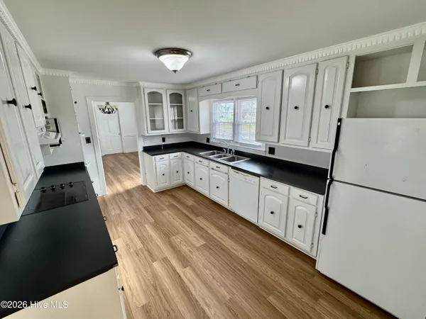 $2,300 | 2112 Leon Drive, Greenville, NC 27858