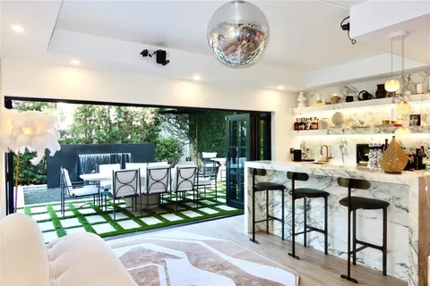 $6,895,000 | 2765 Brickell Court, Miami, FL 33133