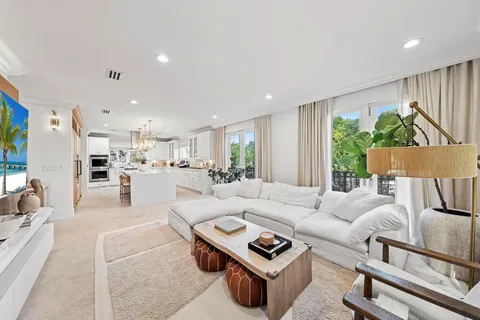 $6,895,000 | 2765 Brickell Court, Miami, FL 33133