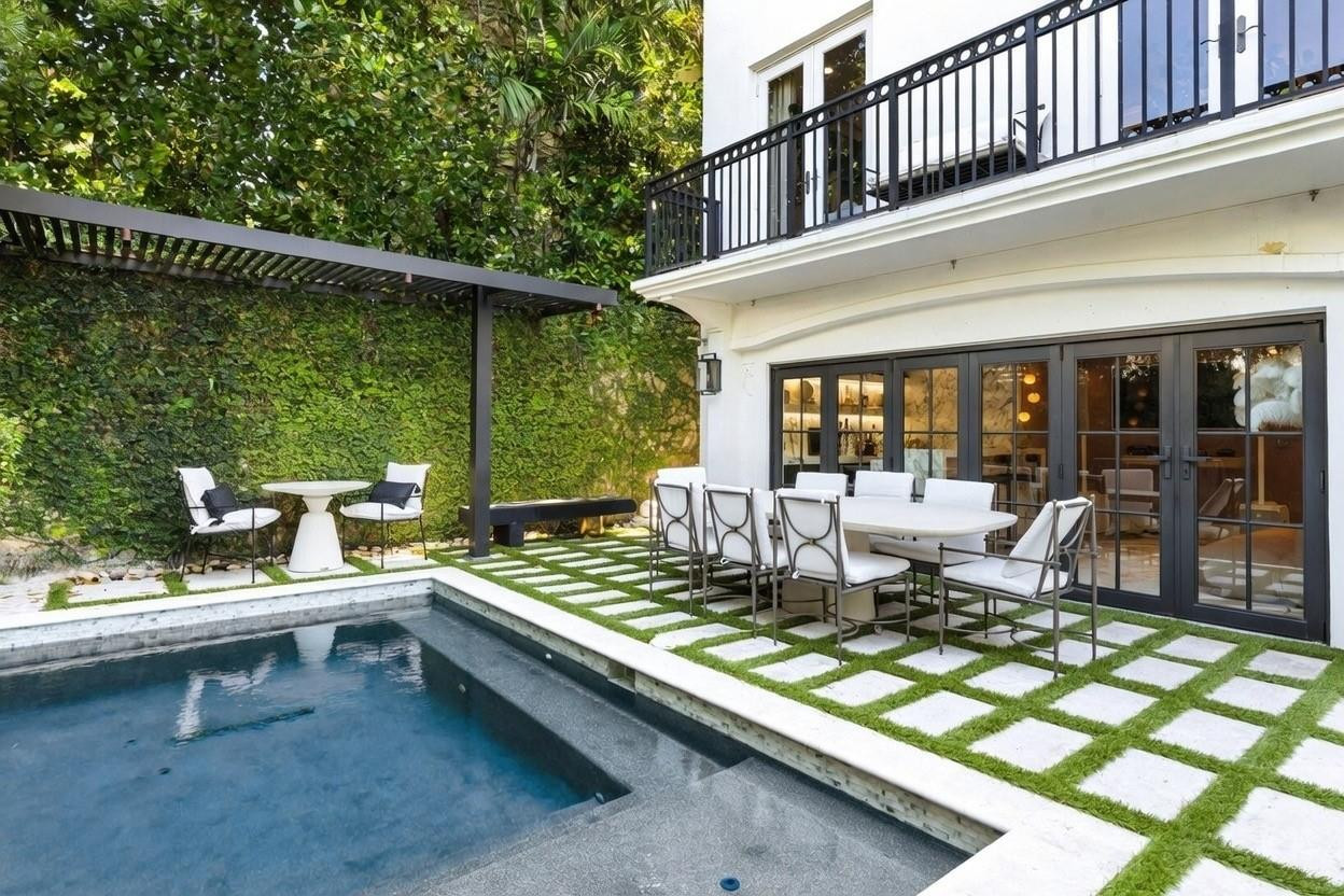 2765 Brickell Court Miami, FL 33133 - Photo 47 of 59 Photo 47