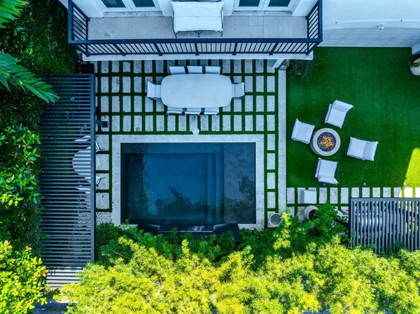 $5,995,000 | 2765 Brickell Court, Miami, FL 33133