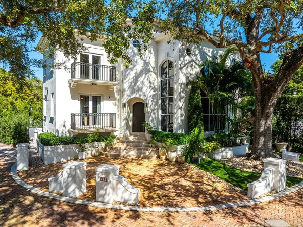 $5,995,000 | 2765 Brickell Court, Miami, FL 33133