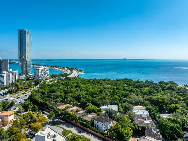 $5,995,000 | 2765 Brickell Court, Miami, FL 33133
