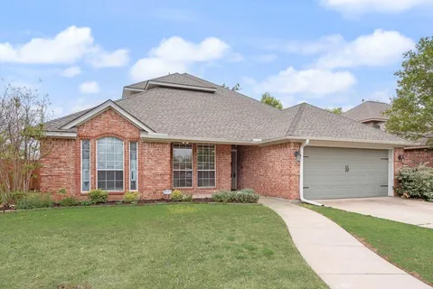 $325,000 | 1820 Sand Stone Drive, Sanger, TX 76266