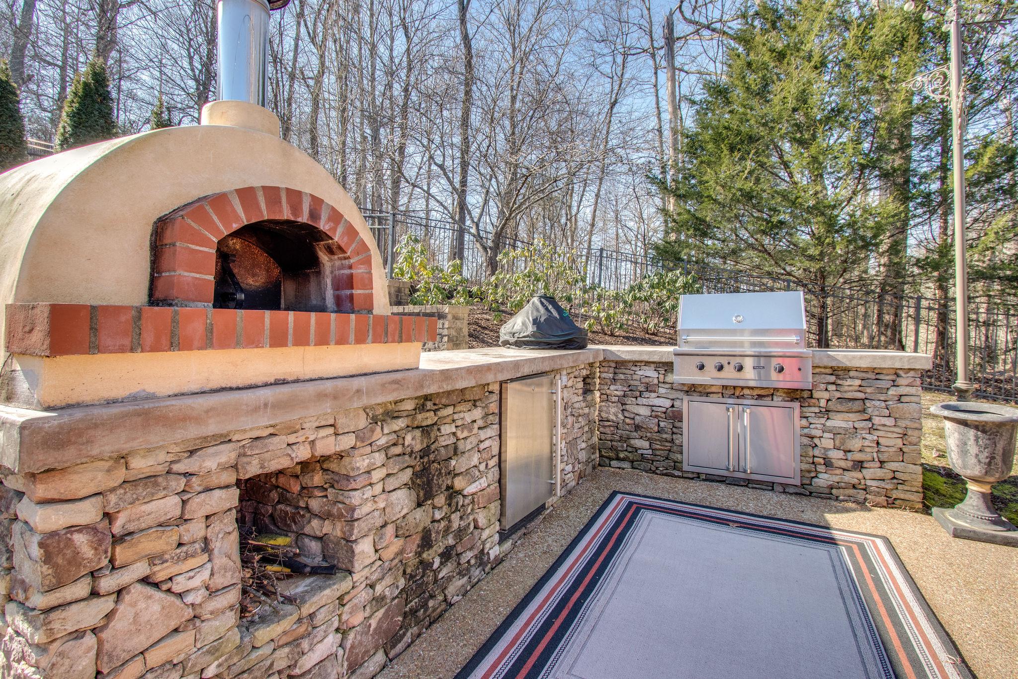413 Sandcastle Road Franklin, TN 37069 - Photo 27 of 29 Who want's some pizza with their wine?
