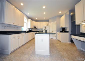 805 North Spoede Road St. Louis, MO 63141 - Photo 15 of 62 Gallery Image 15