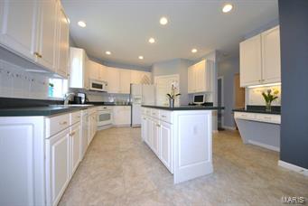 805 North Spoede Road St. Louis, MO 63141 - Photo 17 of 62 Gallery Image 17