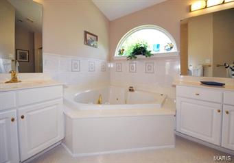 805 North Spoede Road St. Louis, MO 63141 - Photo 25 of 62 Gallery Image 25