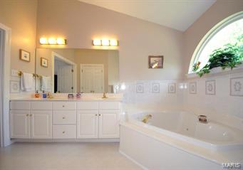 805 North Spoede Road St. Louis, MO 63141 - Photo 27 of 62 Gallery Image 27