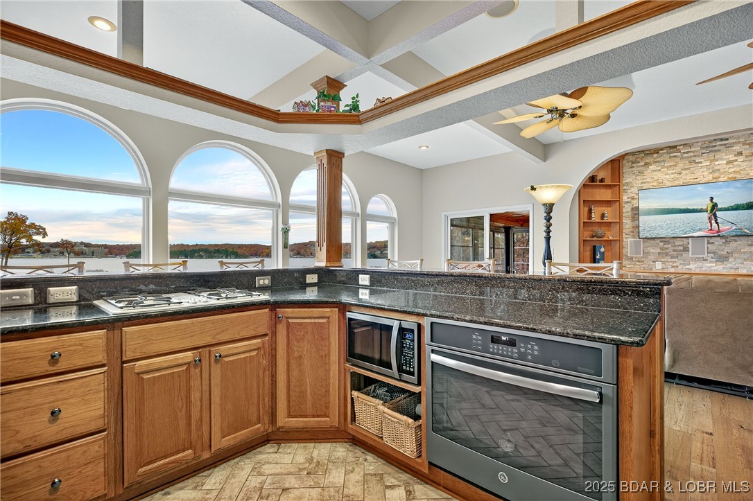 331 Hollow Oak Road Sunrise Beach, MO 65079 - Photo 15 of 67 Kitchen