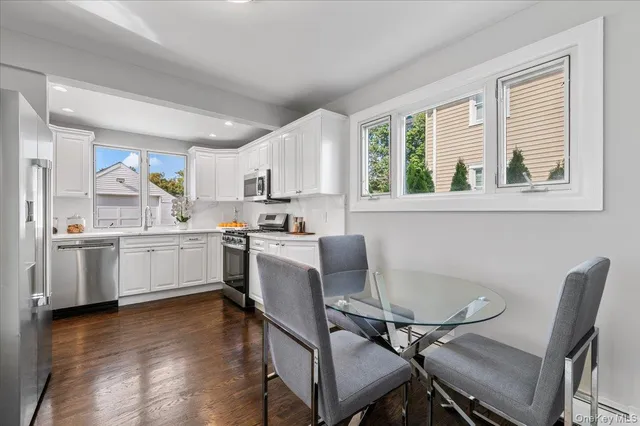 $5,000 | 33 Avenue B, Port Washington, NY 11050