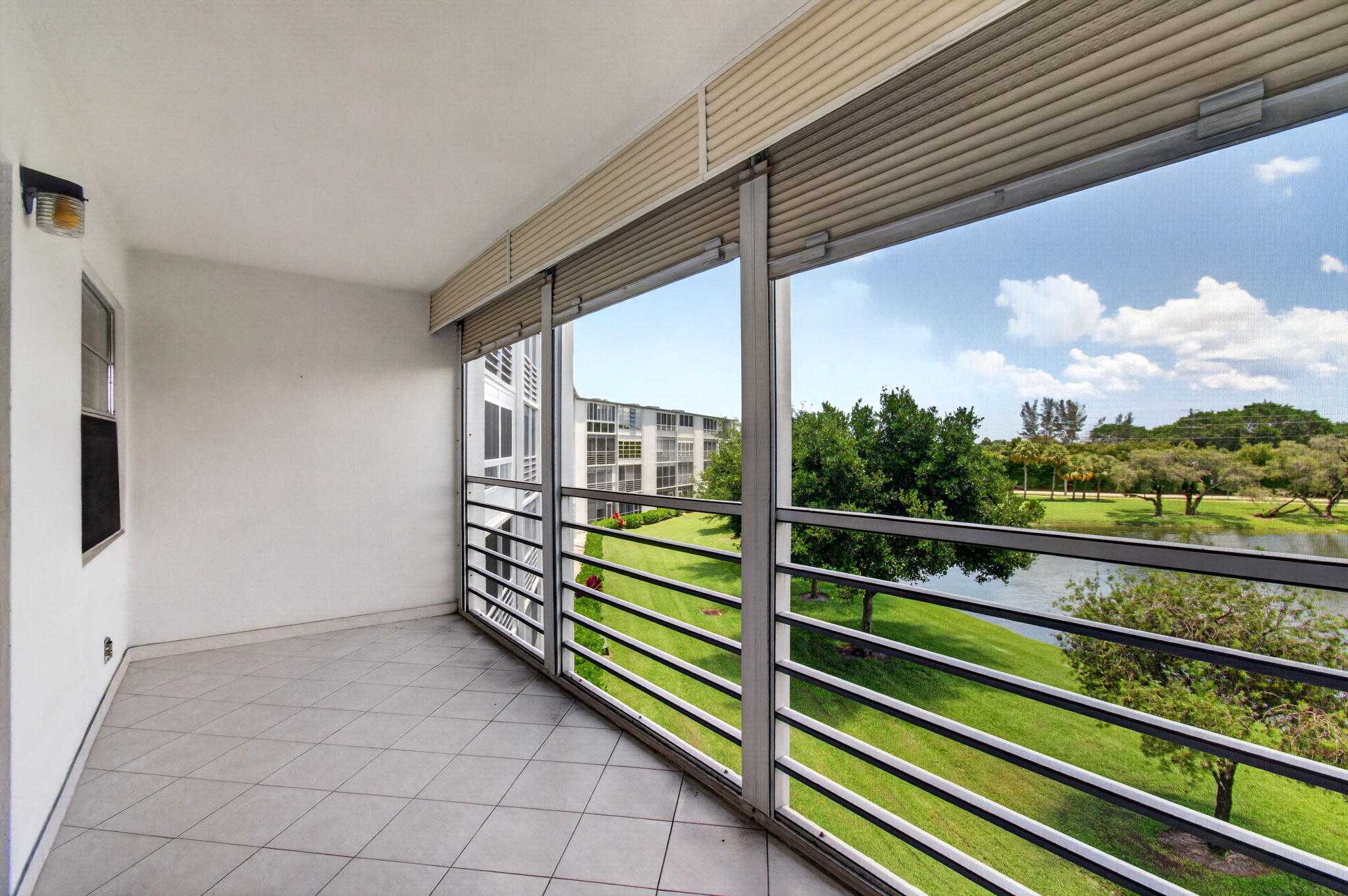 3044 Lincoln A Boca Raton, FL 33434 - Photo 42 of 100 52-web-or-mls-DSC_3660
