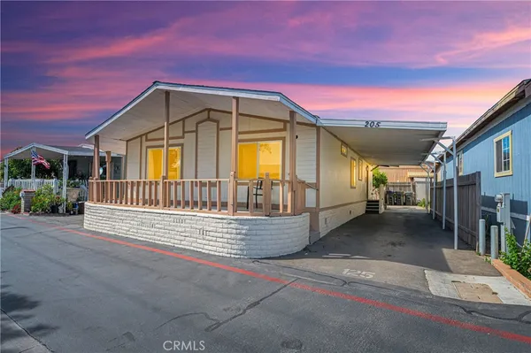 $194,900 | 205 Duchess Lane, Santa Ana, CA 92704