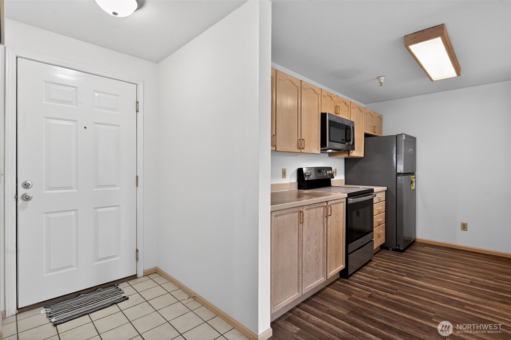 901 Sunset Boulevard Northeast, Unit D215 Renton, WA 98056 - Photo 4 of 31