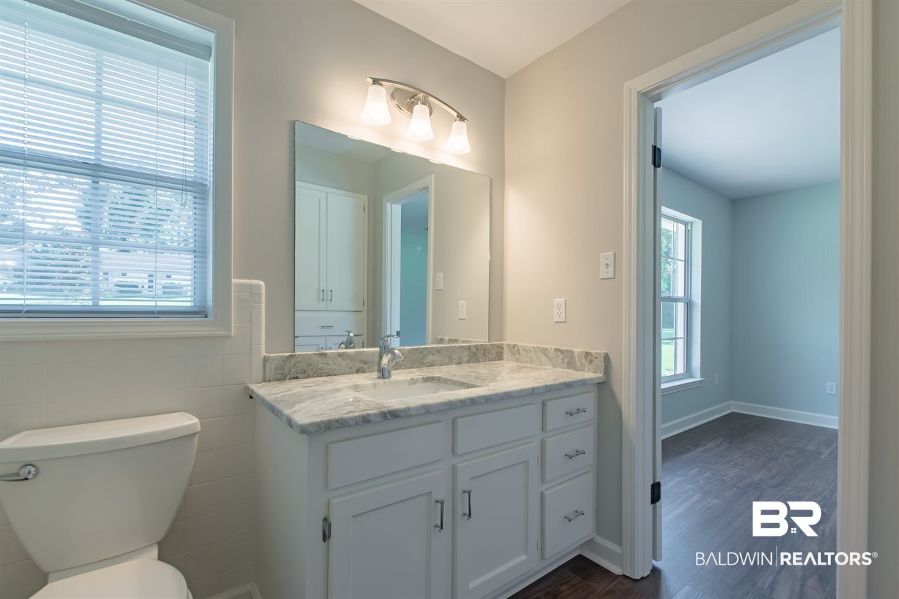 121 Pineridge Road Daphne, AL 36526 - Photo 29 of 41 Shared Bath