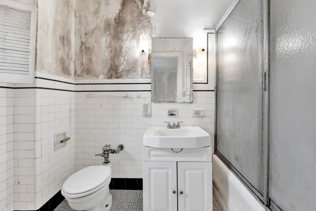 $374,000 | 3300 North Lake Shore Drive, Unit 13C, Chicago, IL 60657