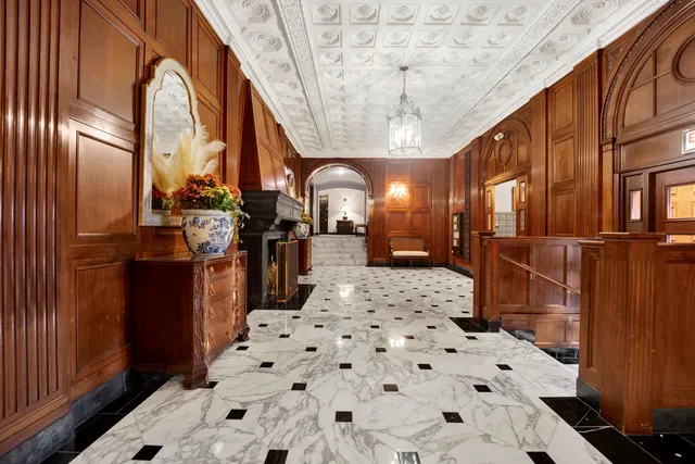 $374,000 | 3300 North Lake Shore Drive, Unit 13C, Chicago, IL 60657