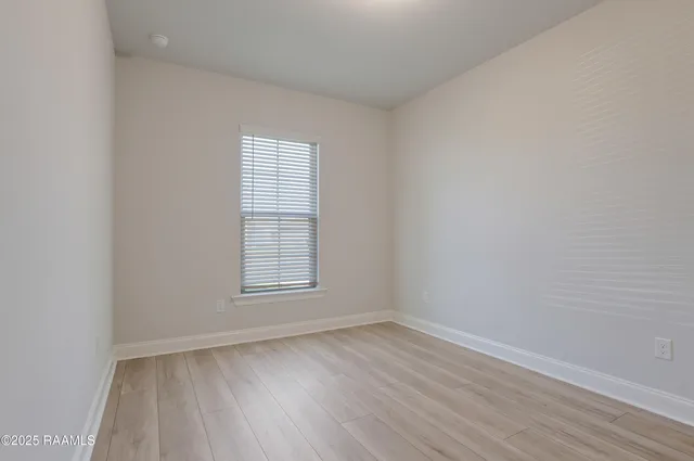 $2,000 | 117 Steep Mdws Lane, Lafayette, LA 70506