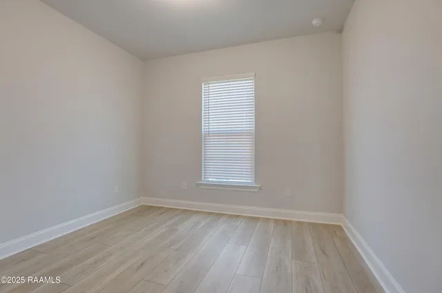 $2,000 | 117 Steep Mdws Lane, Lafayette, LA 70506