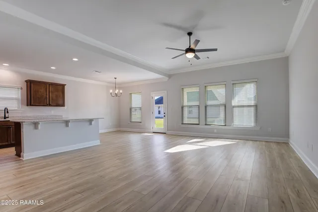 $2,000 | 117 Steep Mdws Lane, Lafayette, LA 70506