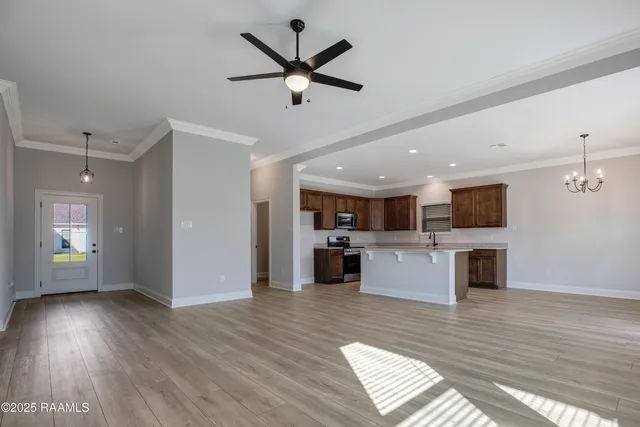 $2,000 | 117 Steep Mdws Lane, Lafayette, LA 70506