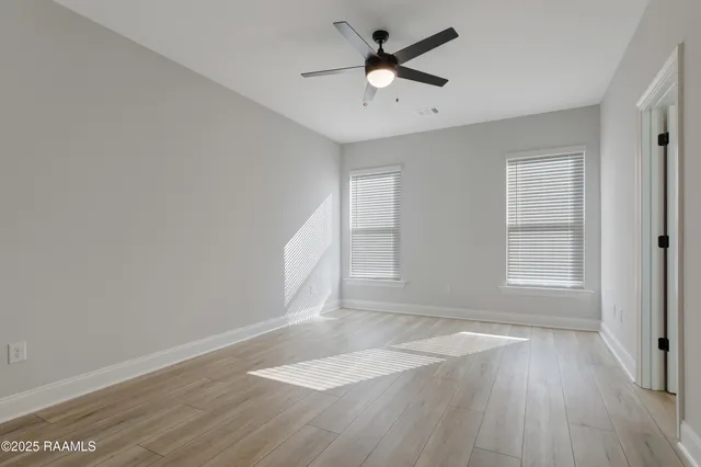 $2,000 | 117 Steep Mdws Lane, Lafayette, LA 70506