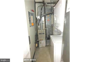 2388 Southgate Square Reston, VA 20191 - Photo 14 of 14 Utility Room & Laundry