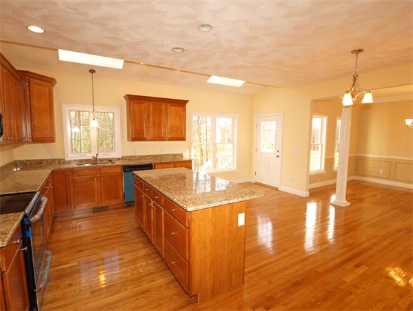 20 West Ledge Road Clinton, MA 01510 - Photo 7 of 19 Gallery Image 7