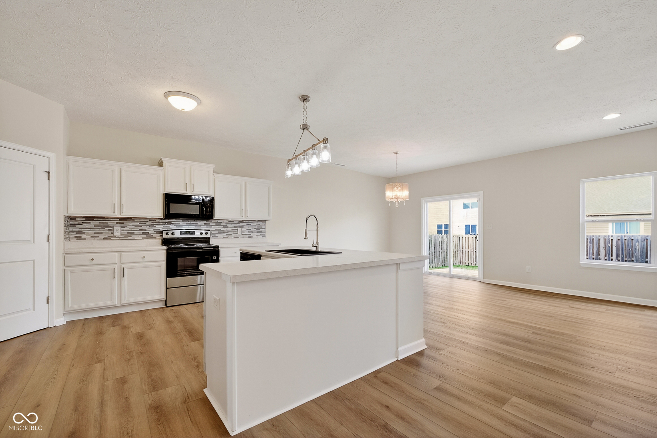 2715 Cabin Hill Road Indianapolis, IN 46229 - Photo 6 of 30