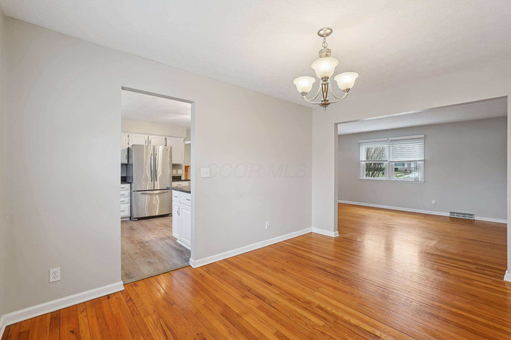 5644 Linworth Road Columbus, OH 43235 - Photo 5 of 31 11-web-or-mls-Linworth Rd-S1702-011