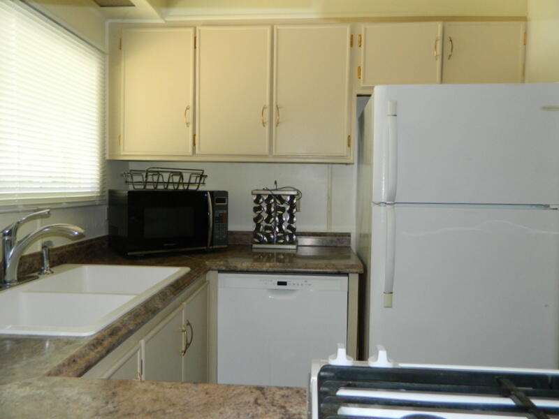 301 Bandy Way Grants Pass, OR 97526 - Photo 13 of 30 Kitchen